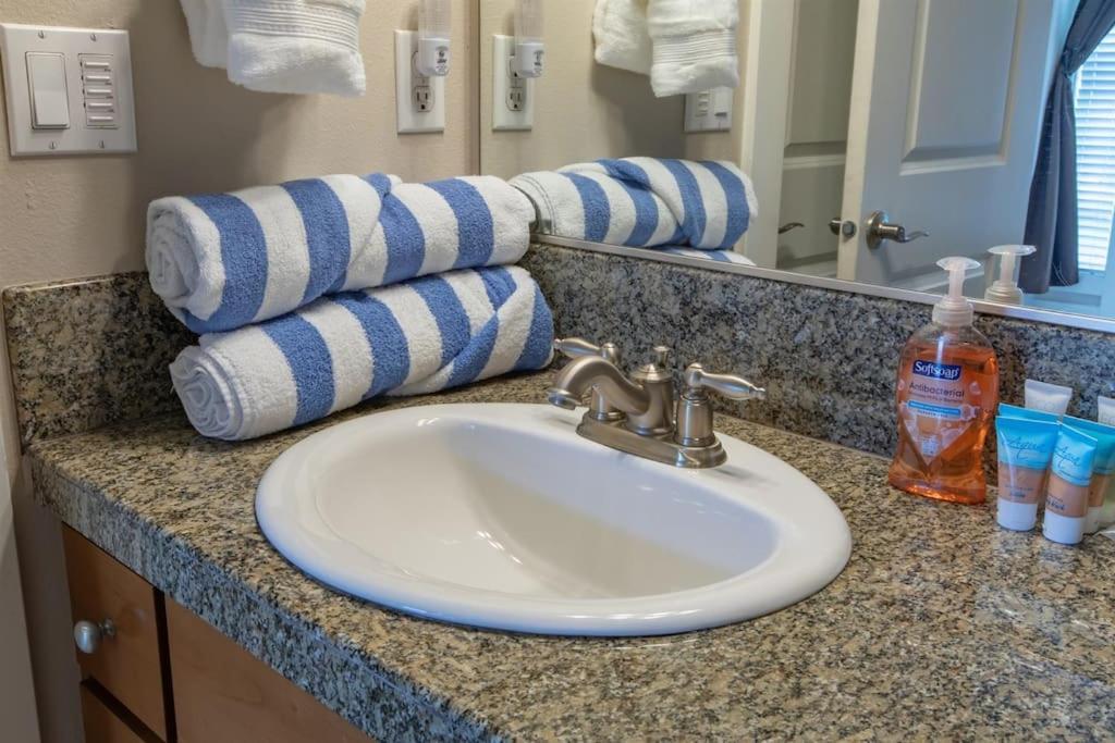 Rockaway Beach Vibes,Waterfront Oceanfront Rockaway Beach House Near Downtown,Wifi, Washer Dryer Buitenkant foto